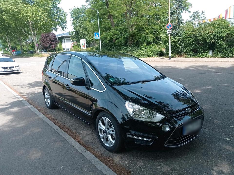 Ford S-Max 2010 — photo 20