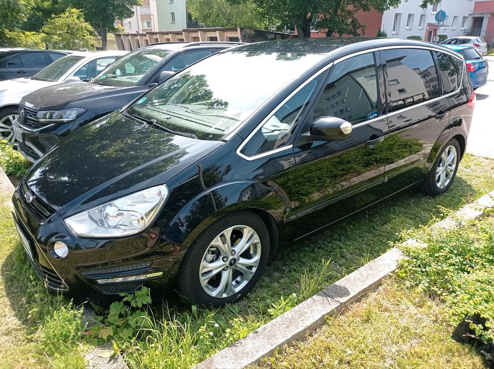 Ford S-Max 2010 — interior