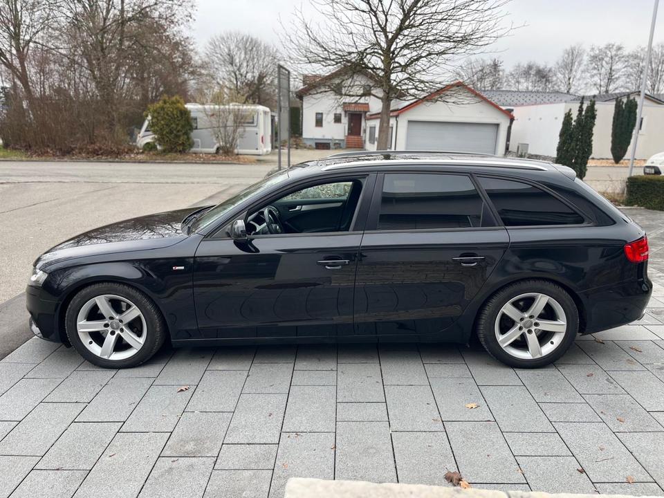 Audi A4 2011 — вигляд ззаду
