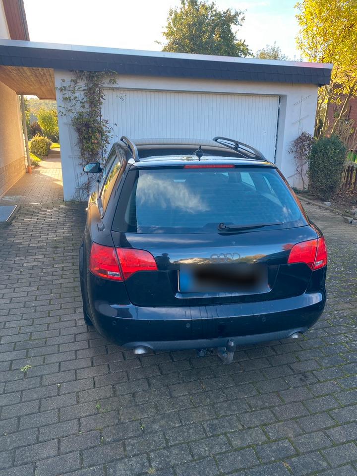 Audi A4 2006 — салон