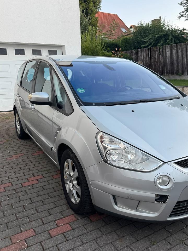 Ford S-Max 2008 — вигляд ззаду