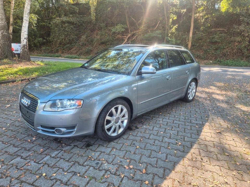 Audi A4 2005 — вигляд ззаду