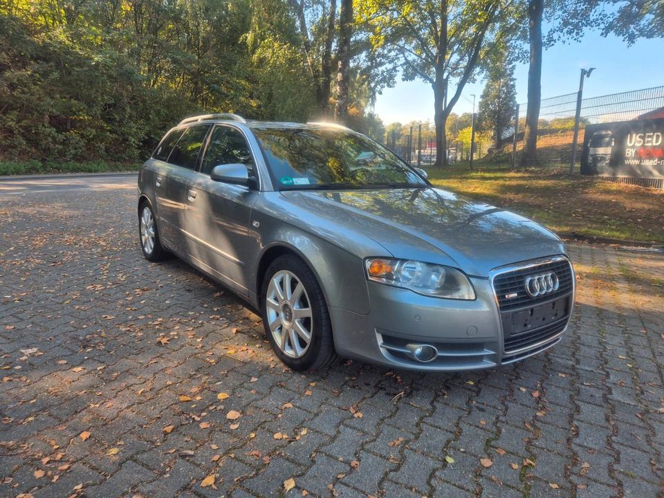 Audi A4 2005 — салон