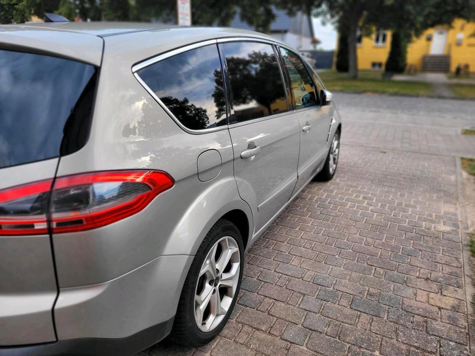 Ford S-Max 2010 — photo 10