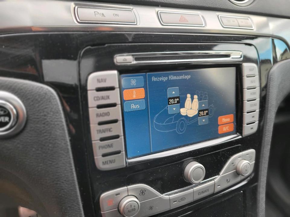 Ford S-Max 2010 — photo 15