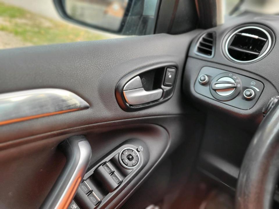 Ford S-Max 2010 — photo 6