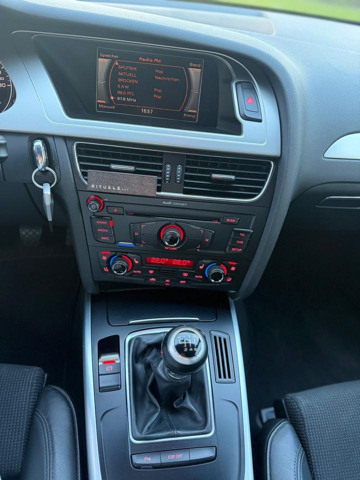 Audi A4 2009 — photo 14