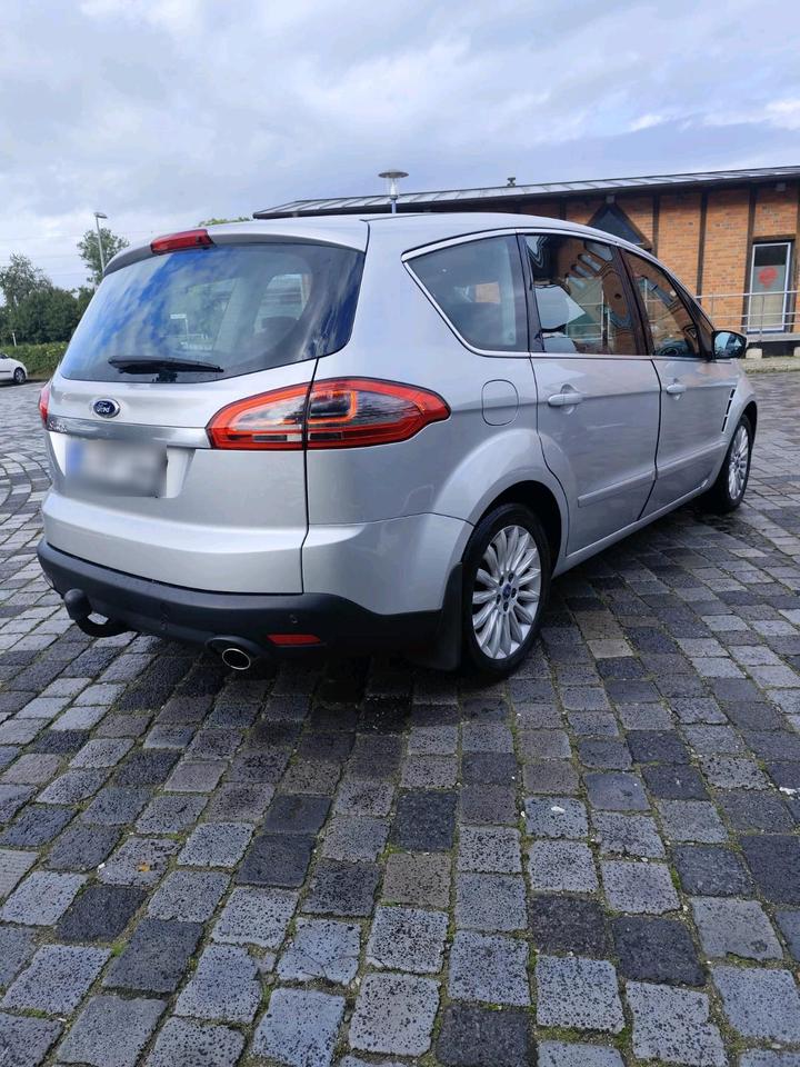 Ford S-Max 2011 — interior