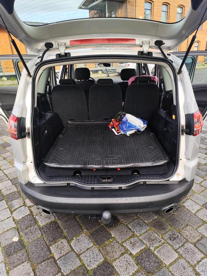 Ford S-Max 2011 — photo 6