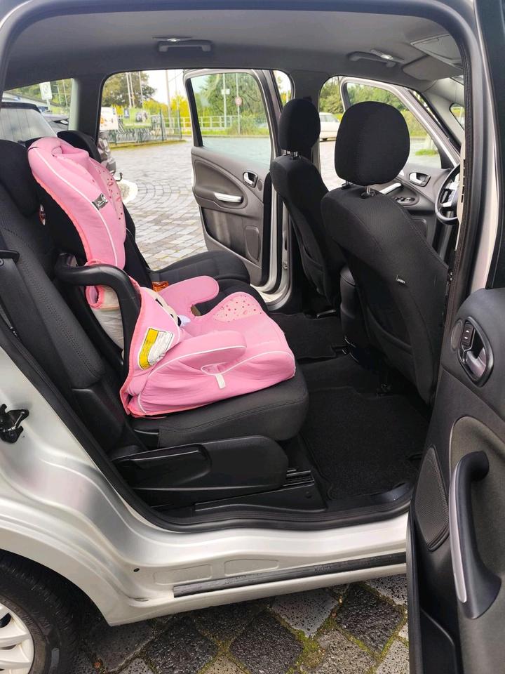 Ford S-Max 2011 — photo 8