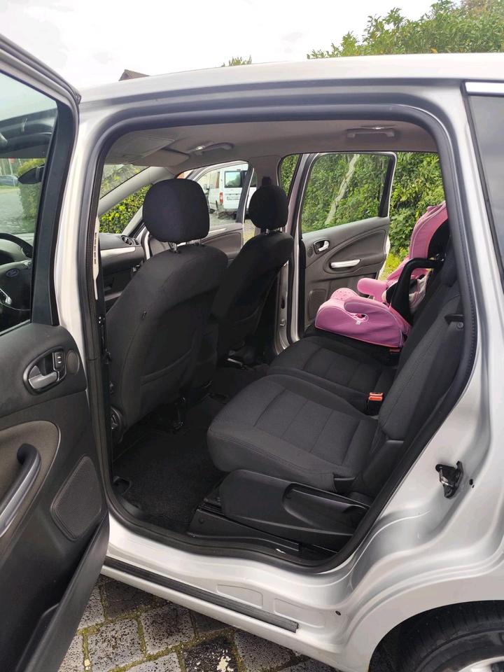 Ford S-Max 2011 — photo 9
