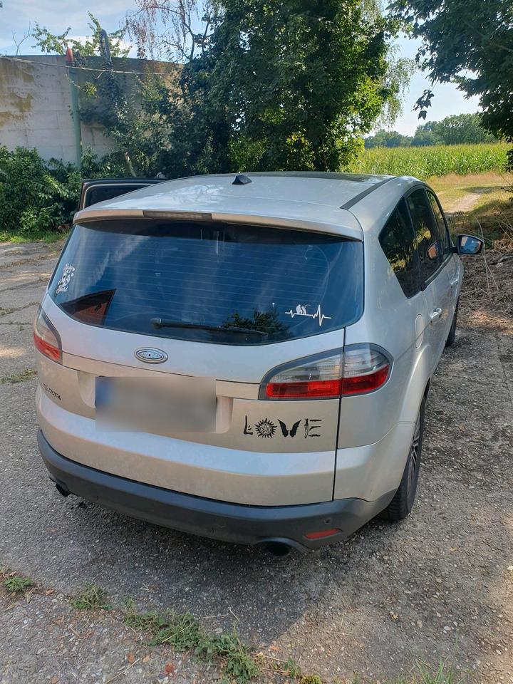 Ford S-Max 2008 — вигляд ззаду