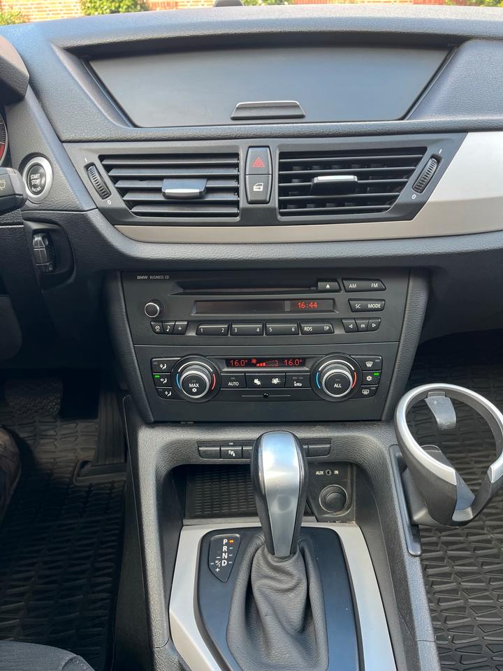 BMW X1 2010 — photo 15
