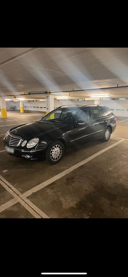 Mercedes Benz E 280 2006 — rear view