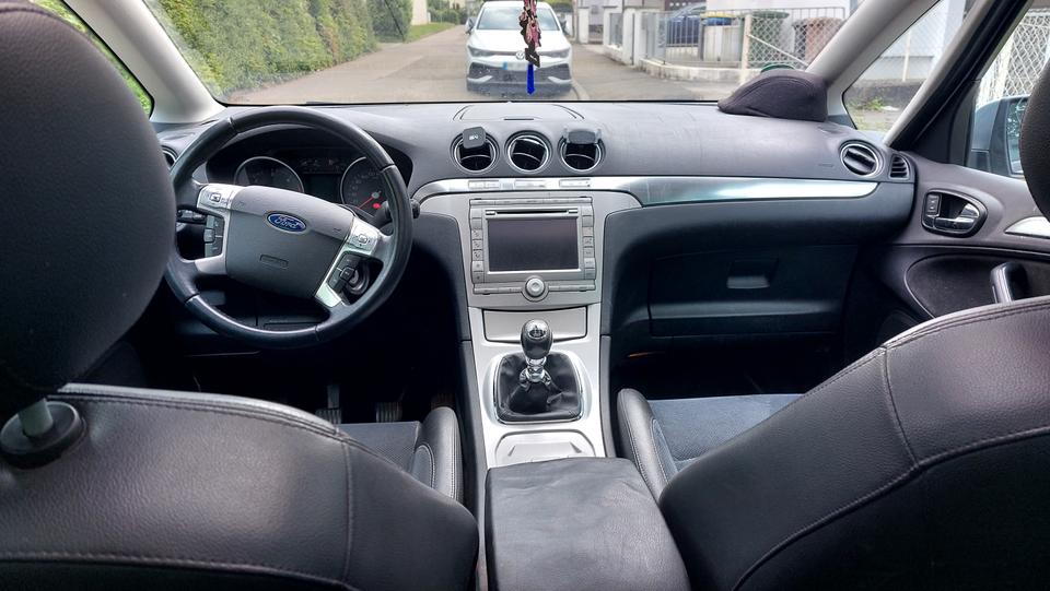 Ford S-Max 2006 — rear view