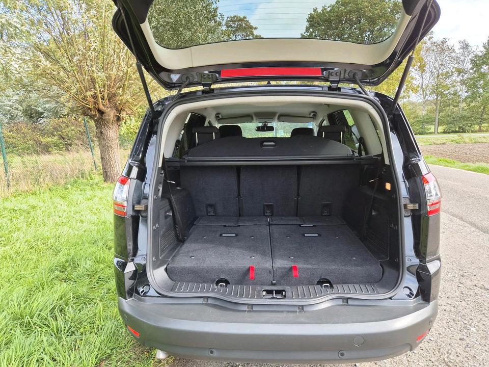 Ford S-Max 2013 — photo 11