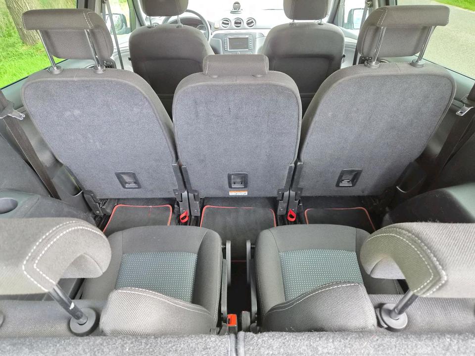 Ford S-Max 2013 — interior