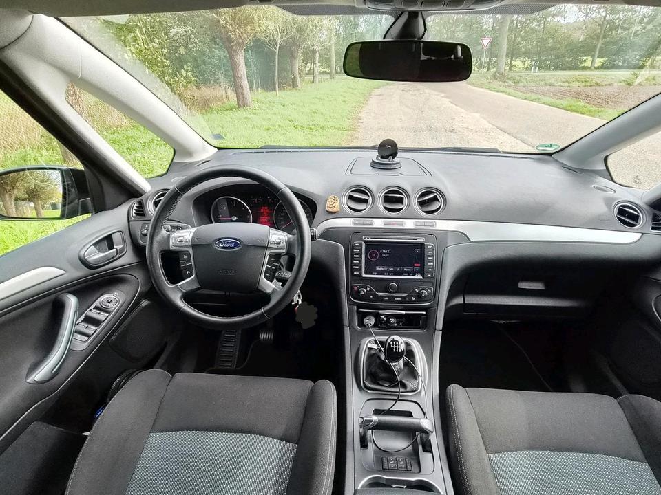 Ford S-Max 2013 — photo 8