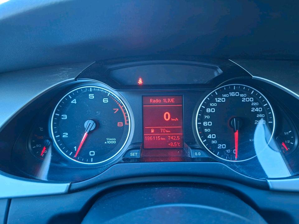 Audi A4 2009 — фото 11
