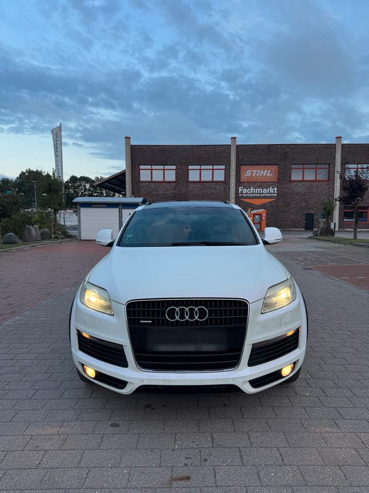 Audi Q7 2008 — rear view