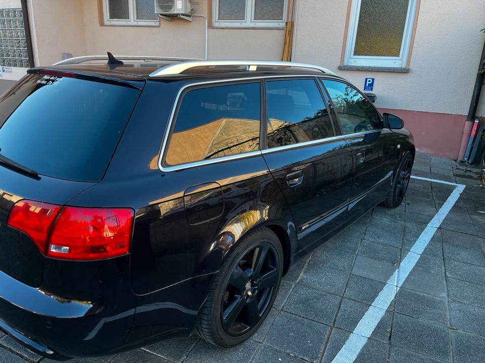 Audi A4 2007 — салон