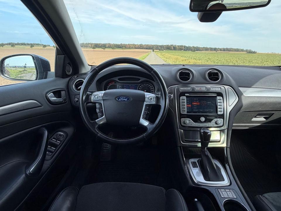 Ford Mondeo 2010 — photo 10
