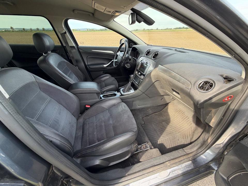 Ford Mondeo 2010 — photo 11