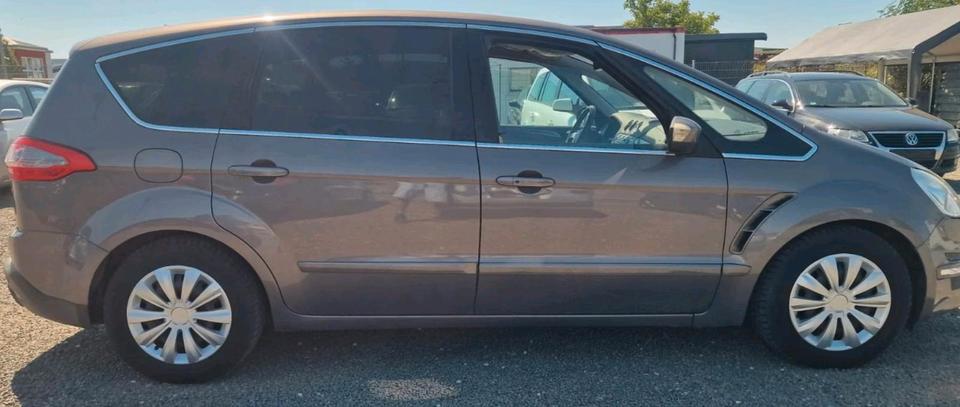 Ford S-Max 2011 — photo 6