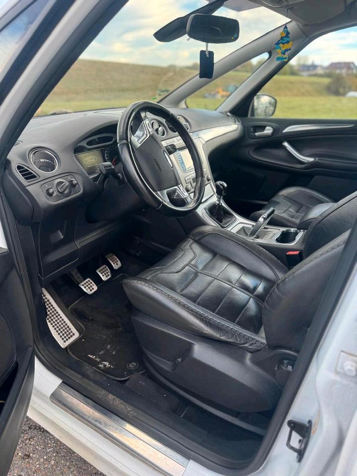 Ford S-Max 2009 — photo 17