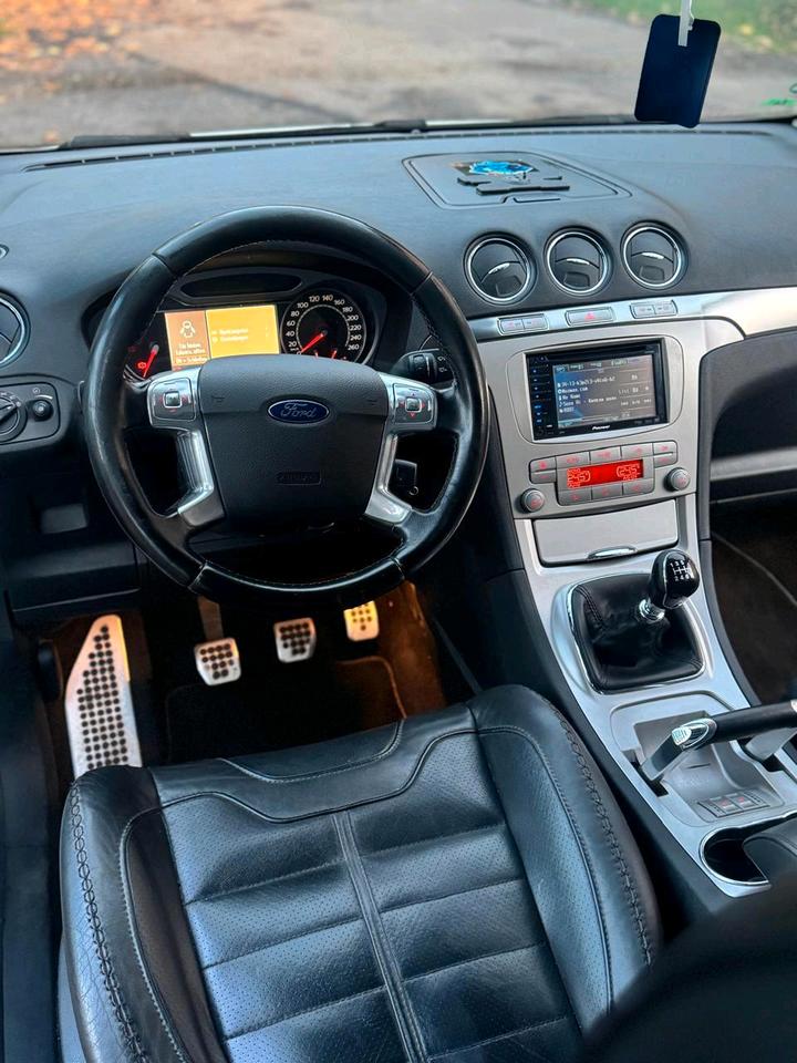Ford S-Max 2009 — photo 20