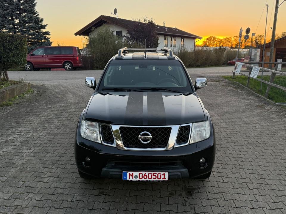 Nissan Navara 2012 — photo 8