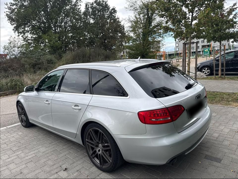 Audi A4 2009 — engine
