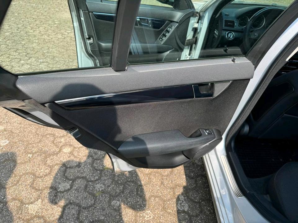 Mercedes Benz C 180 2008 — photo 13