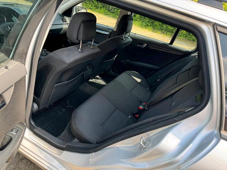 Mercedes Benz C 180 2008 — photo 14