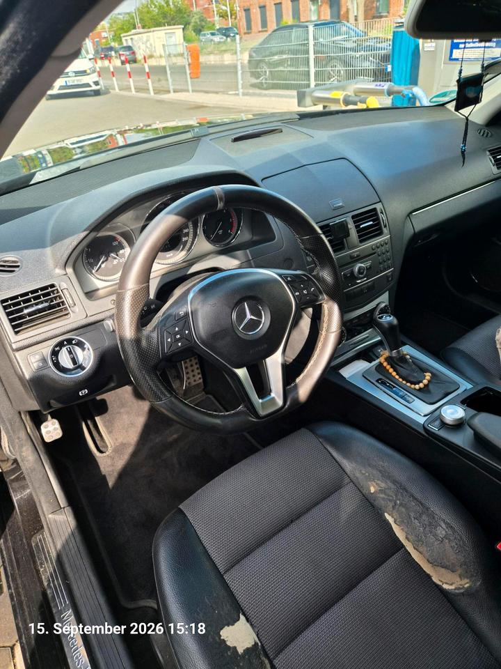 Mercedes Benz C 220 2010 — photo 11