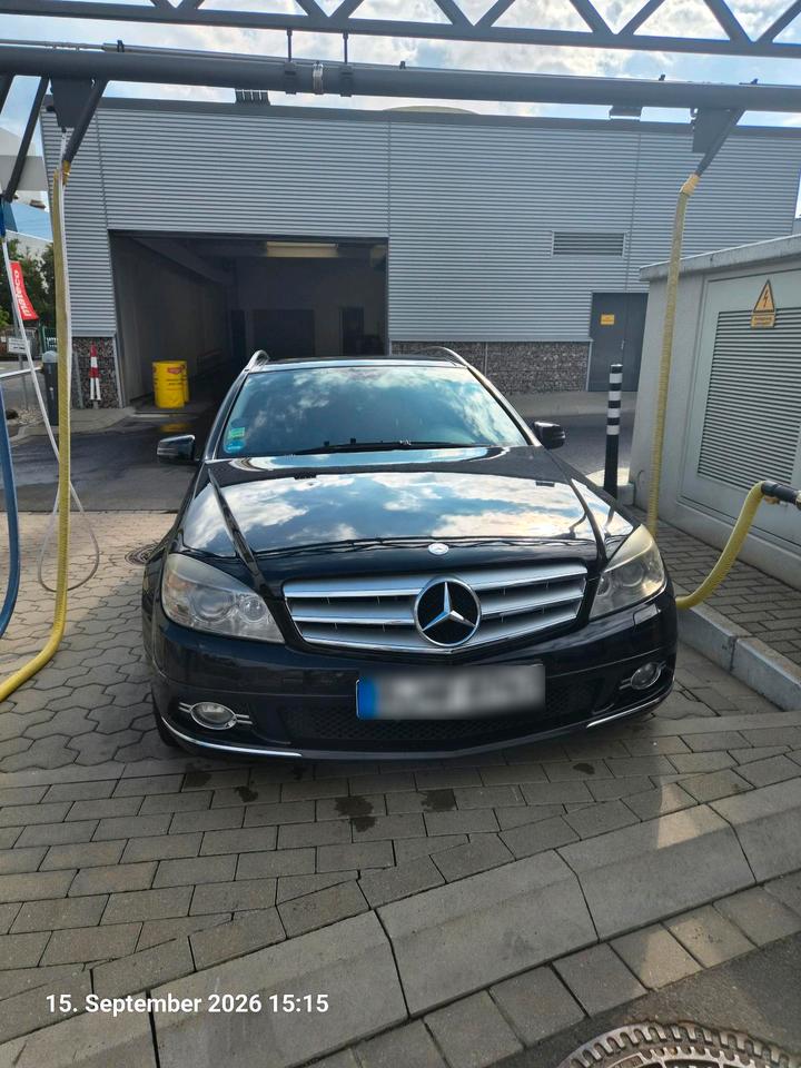 Mercedes Benz C 220 2010 — engine