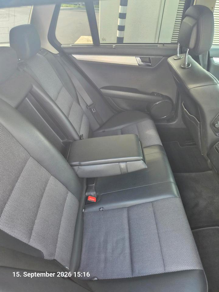 Mercedes Benz C 220 2010 — photo 7