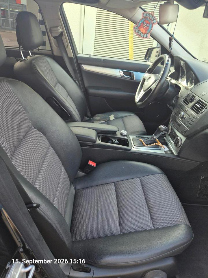 Mercedes Benz C 220 2010 — photo 8
