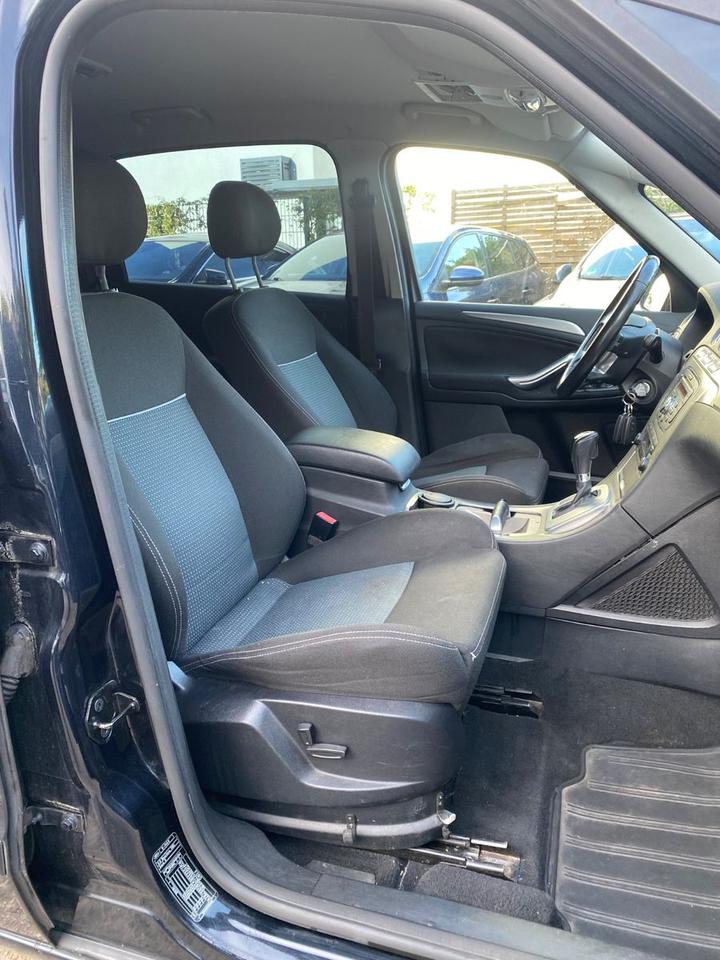 Ford S-Max 2011 — photo 9
