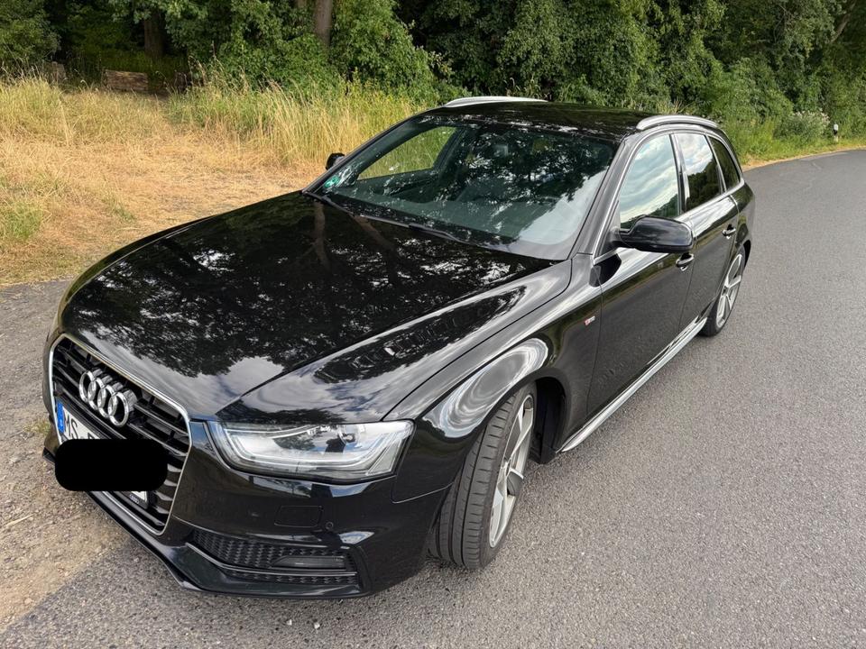 Audi A4 2014 — rear view