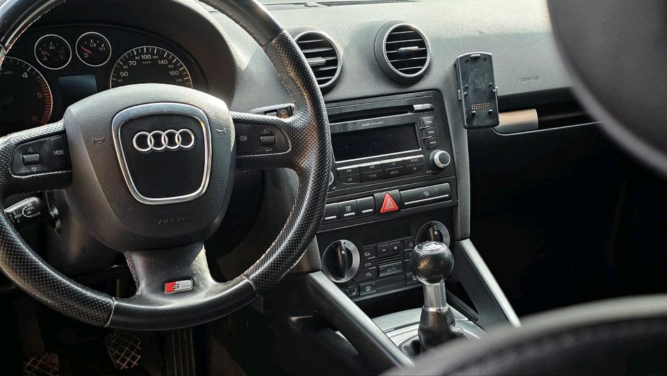 Audi A3 2006 — interior