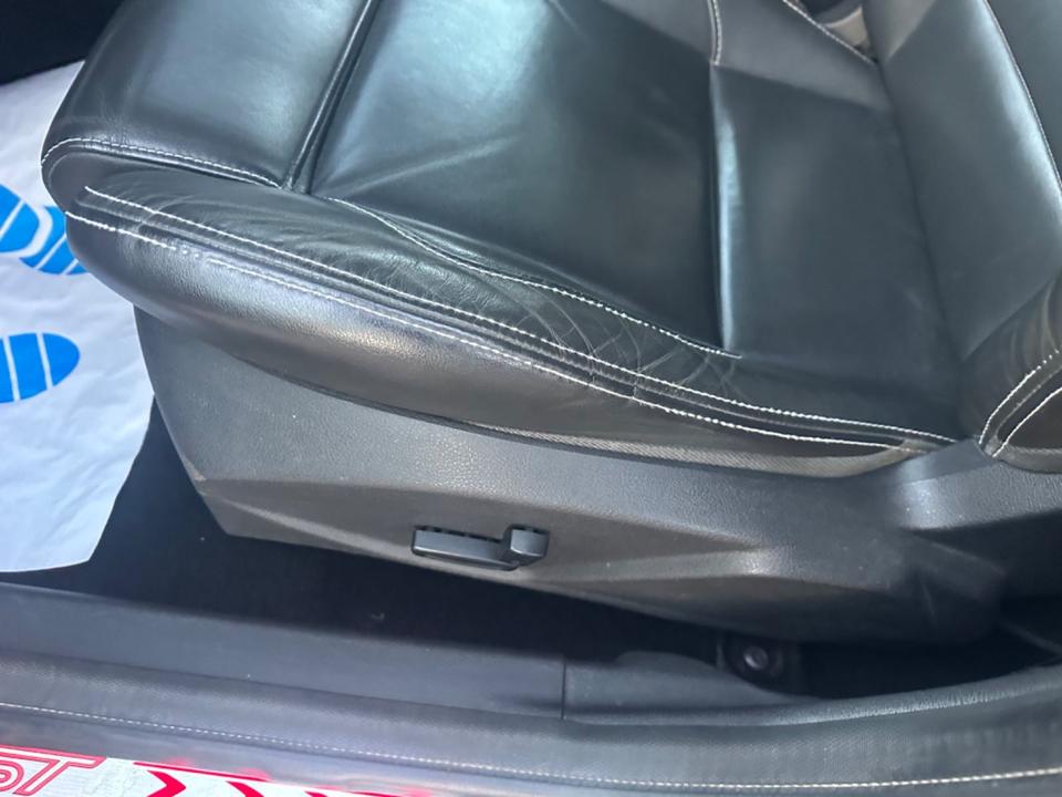Ford Focus 2012 — photo 15