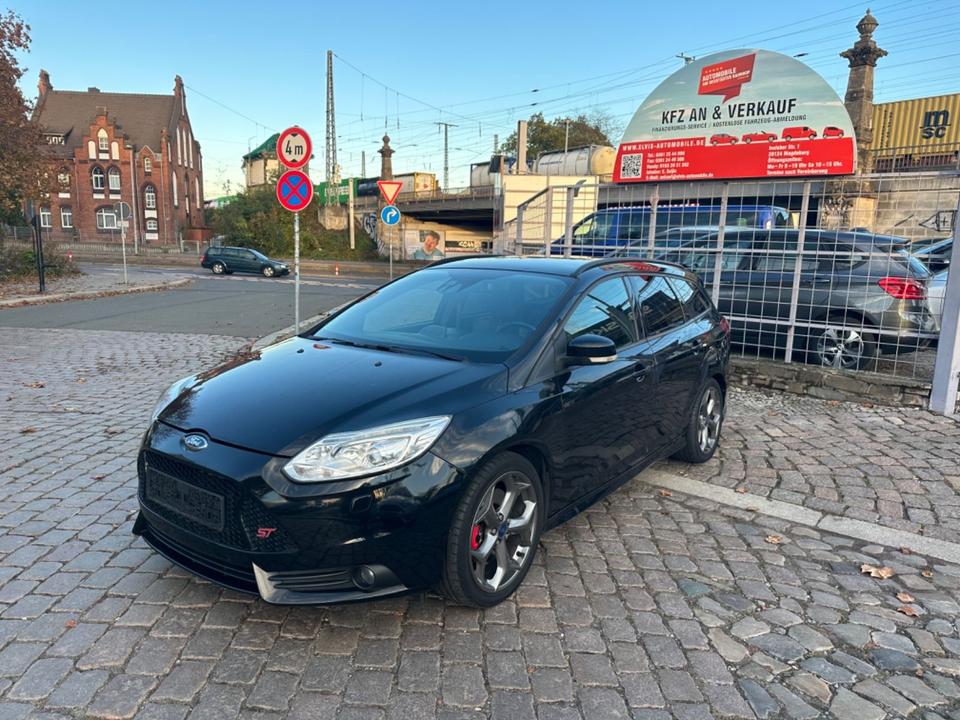 Ford Focus 2012 — engine