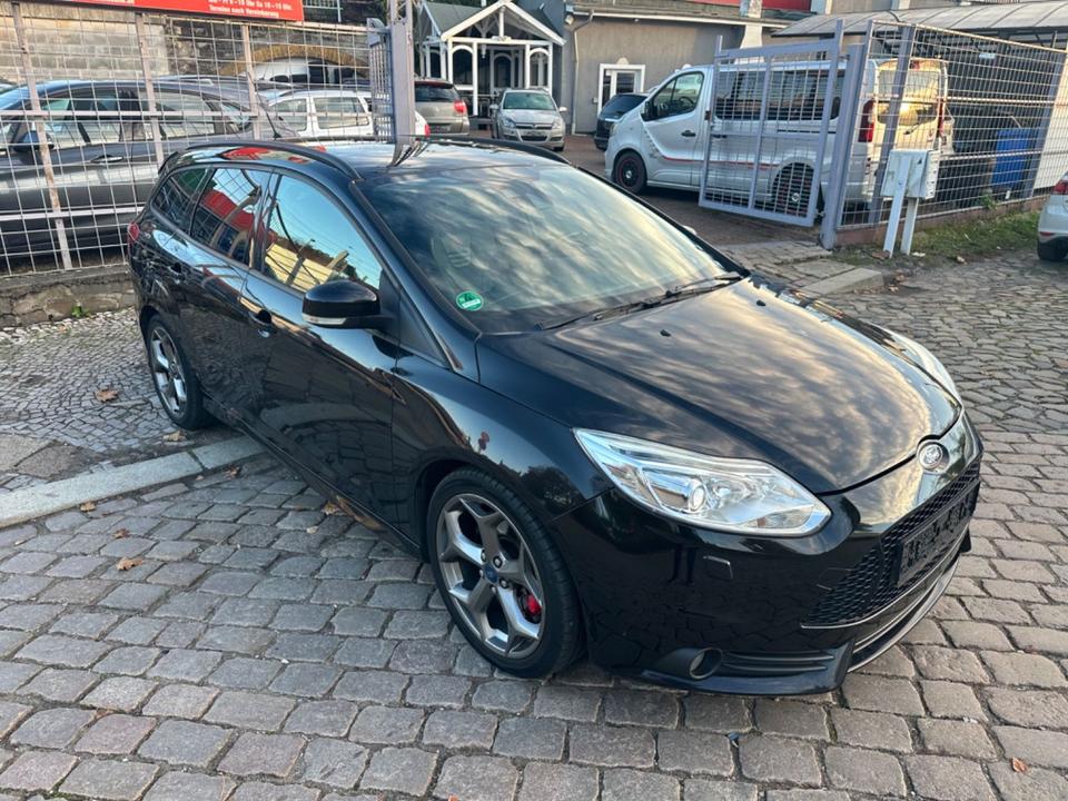 Ford Focus 2012 — photo 6