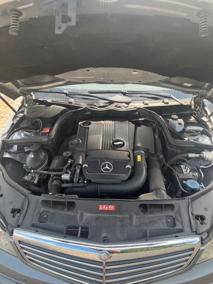 Mercedes Benz C 180 2010 — photo 13