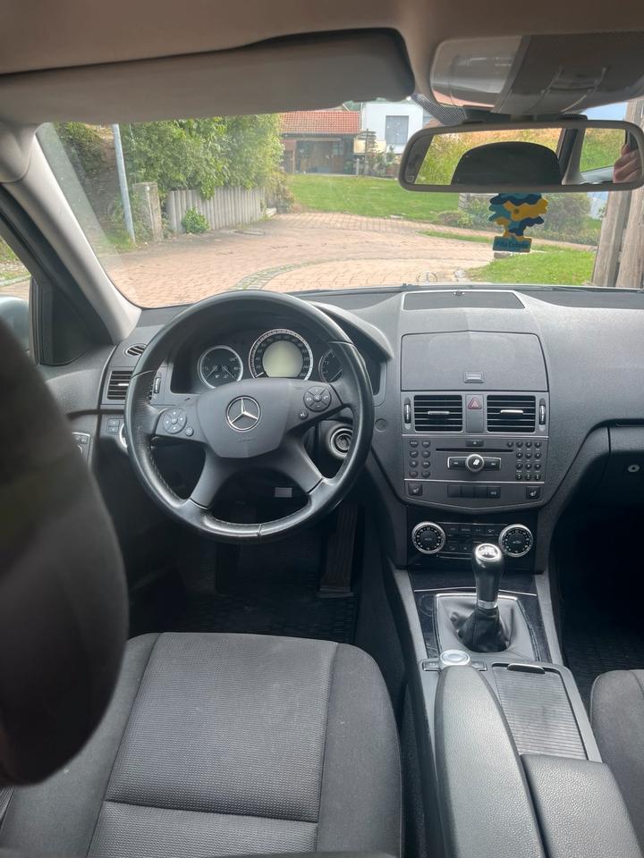 Mercedes Benz C 180 2010 — photo 9