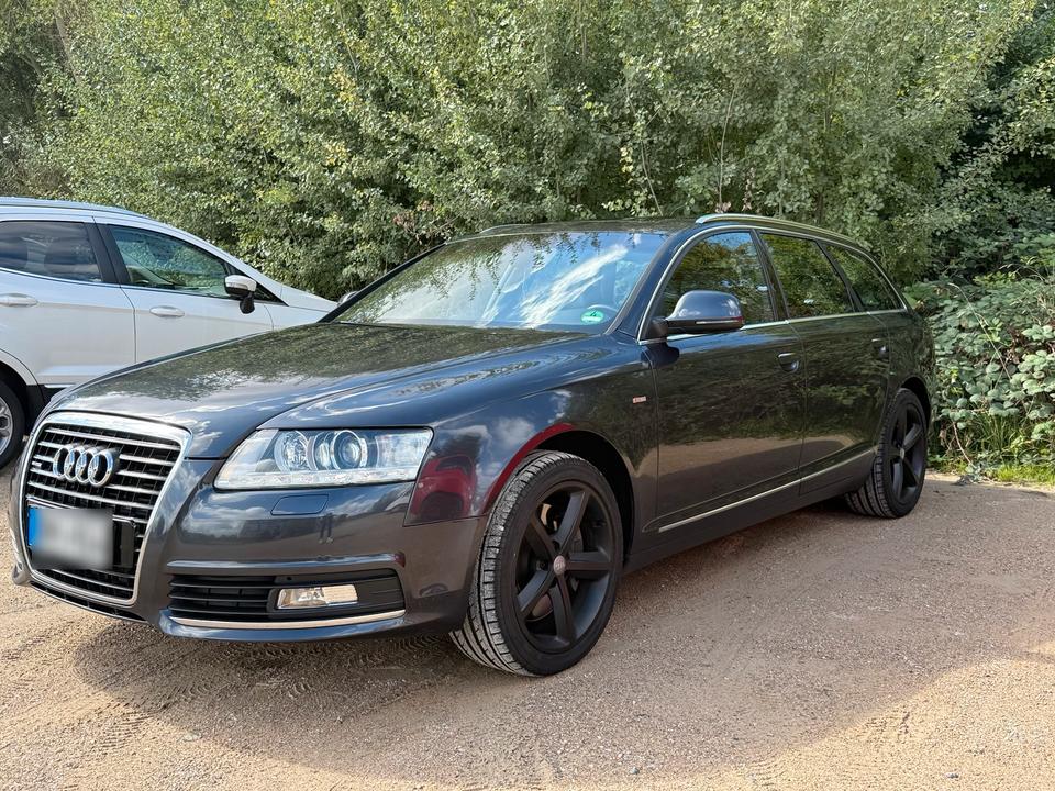 Audi A6 2010 — салон