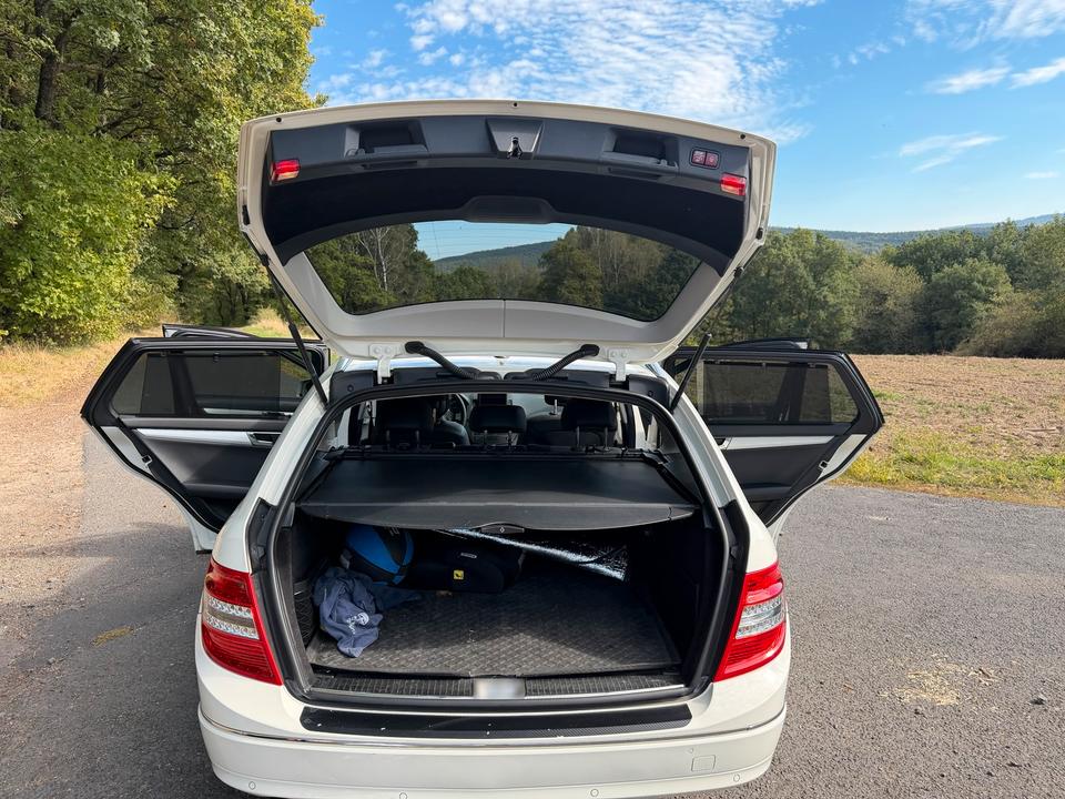 Mercedes Benz C 220 2010 — engine