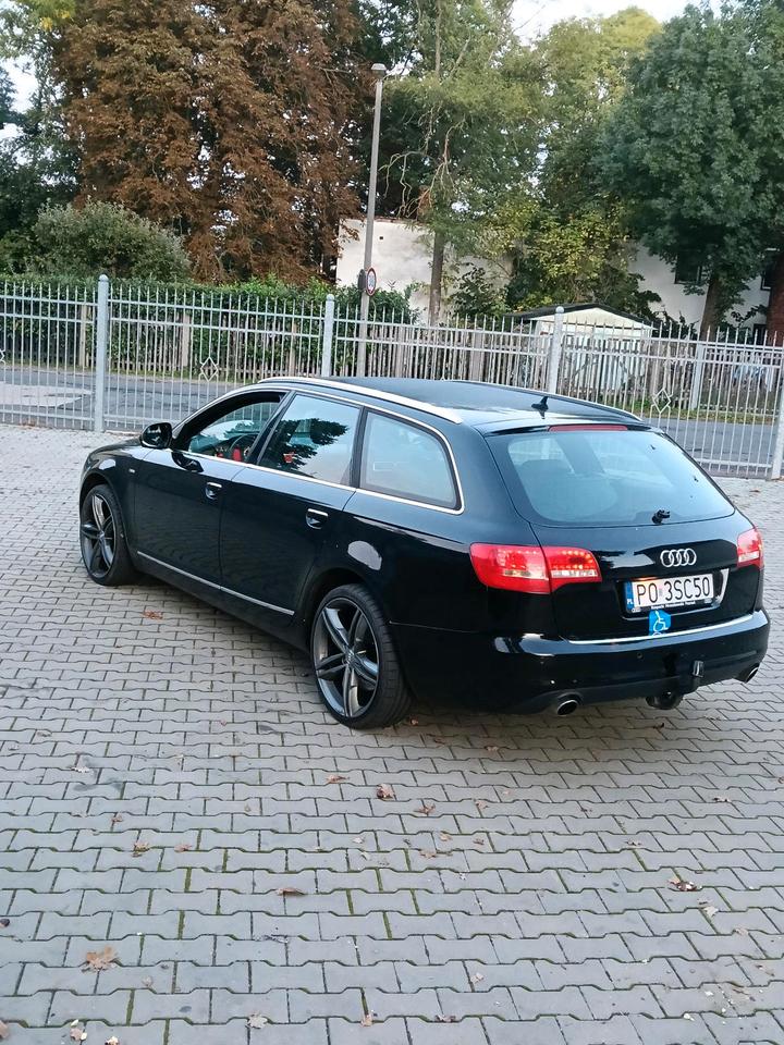 Audi A6 2010 — салон