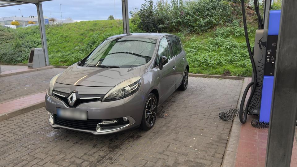 Renault Scenic 2013 — rear view